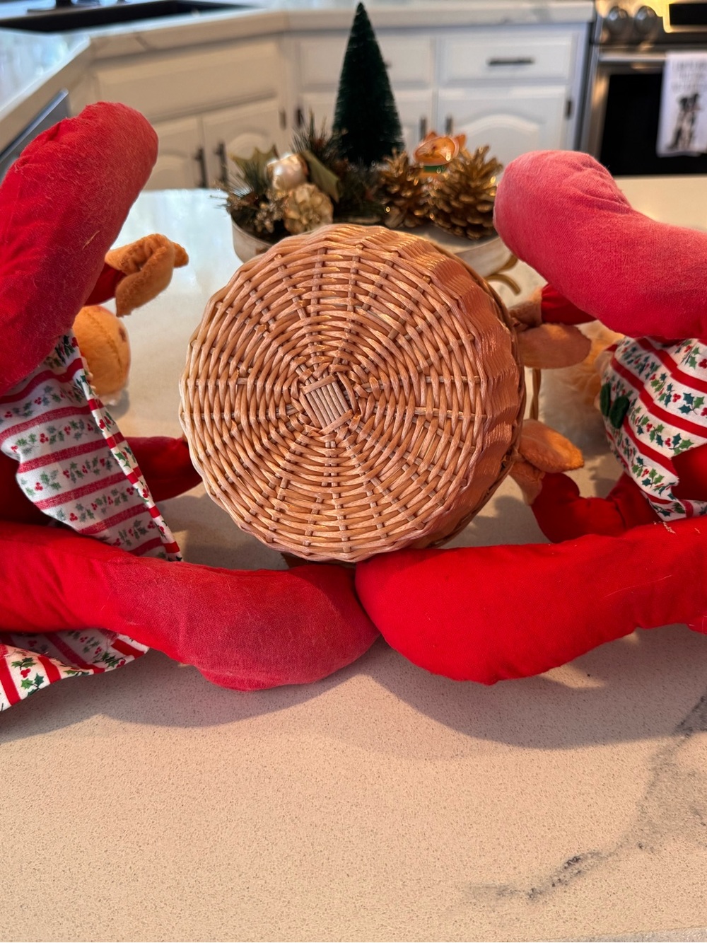 Vintage Annalee Mobilitee 11” Santa & Mrs Claus Basket Centerpiece Set 1971 - Picture 7 of 12